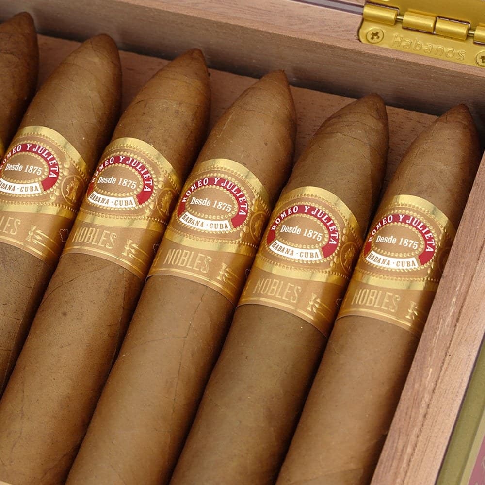 ROMEO Y JULIETA NOBLES 20s